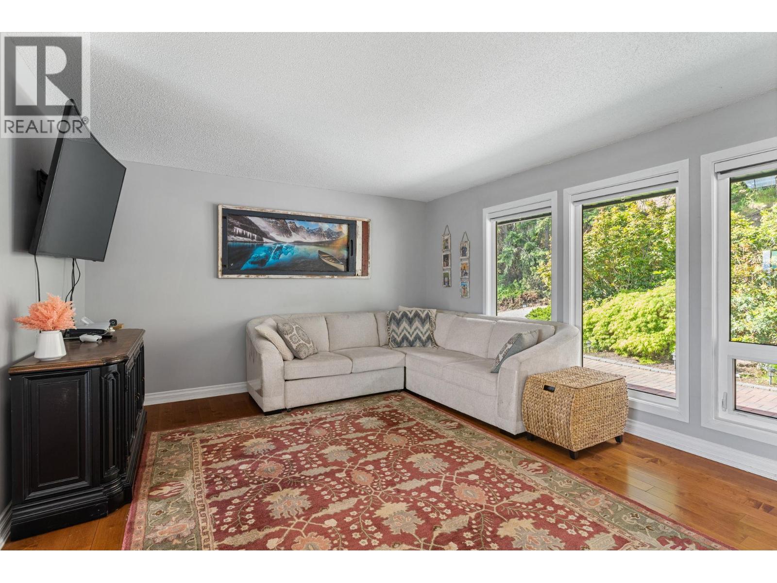 1659 Scott Crescent, Kelowna, British Columbia  V1Z 2Y2 - Photo 4 - 10389765