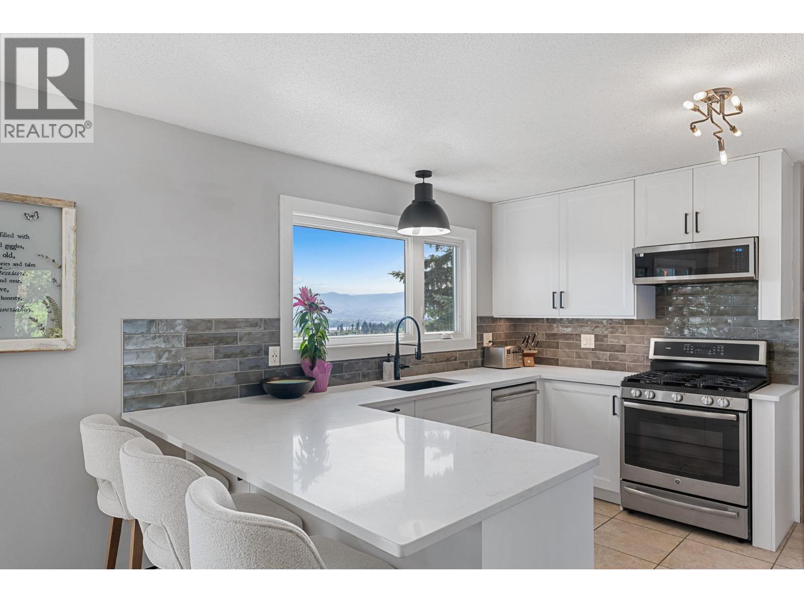 1659 Scott Crescent, Kelowna, British Columbia  V1Z 2Y2 - Photo 7 - 10389765