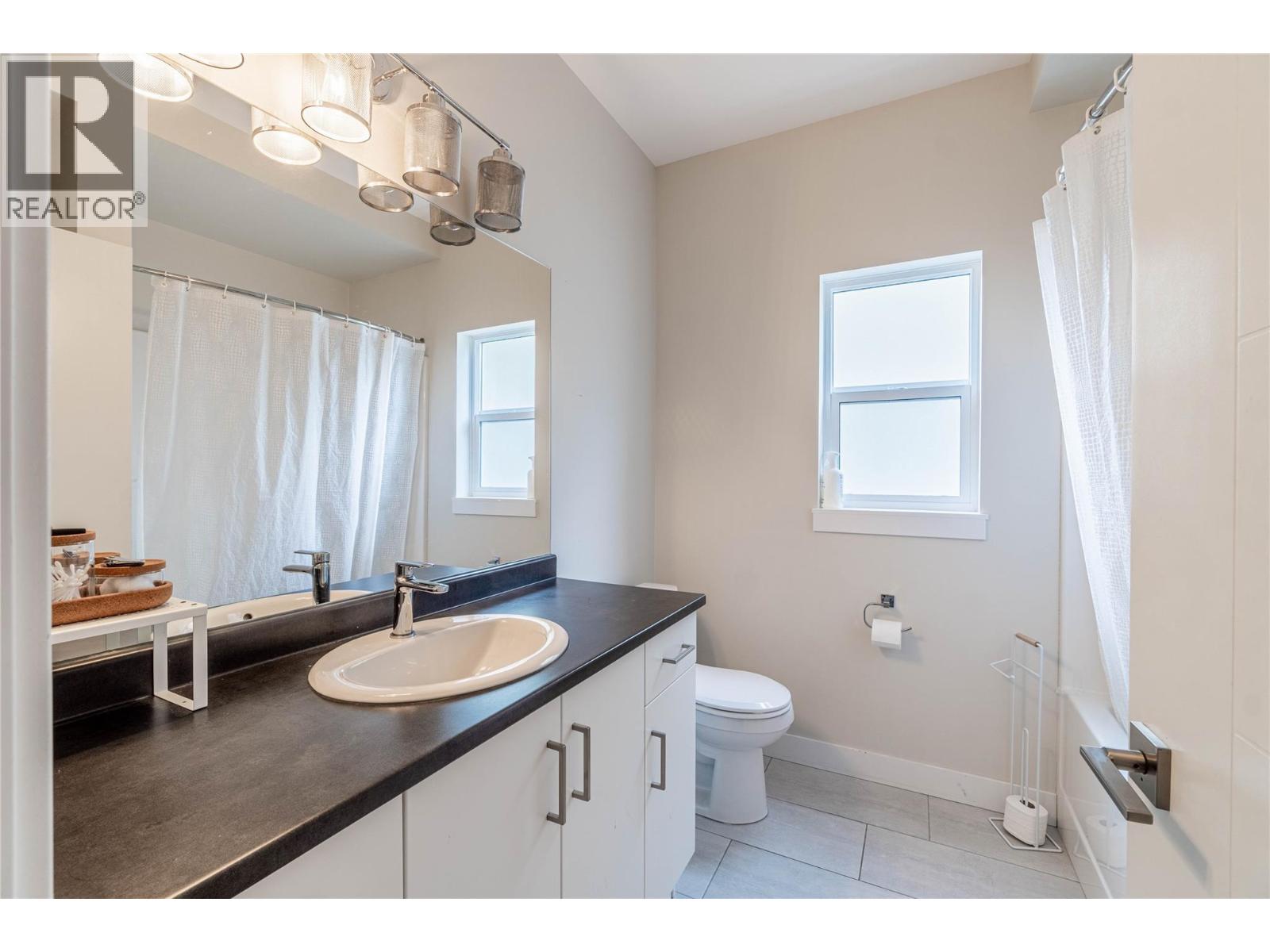 1896 Qu'appelle Boulevard, Kamloops, British Columbia  V2E 0C7 - Photo 27 - 10389002