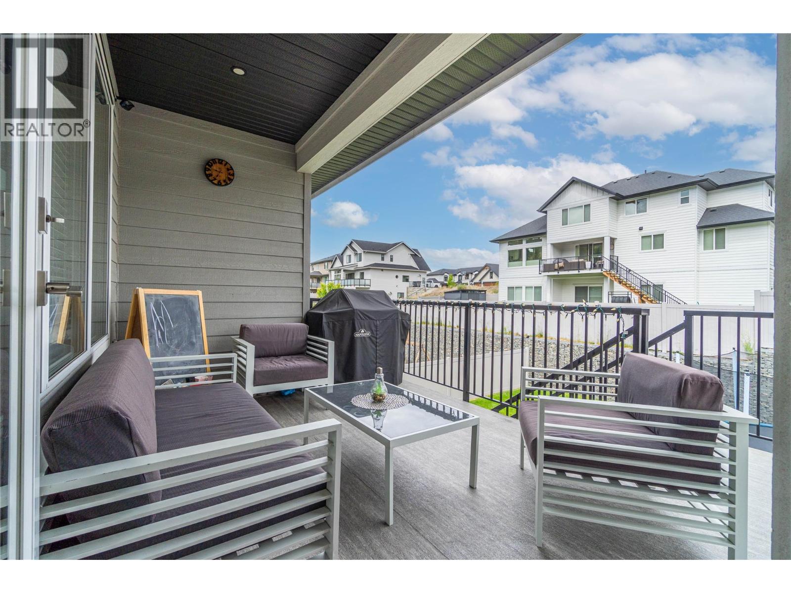 1896 Qu'appelle Boulevard, Kamloops, British Columbia  V2E 0C7 - Photo 9 - 10389002