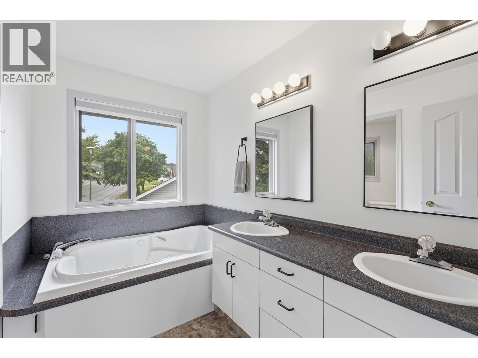611 Robson Drive, Kamloops, British Columbia  V2E 2B4 - Photo 43 - 10386551
