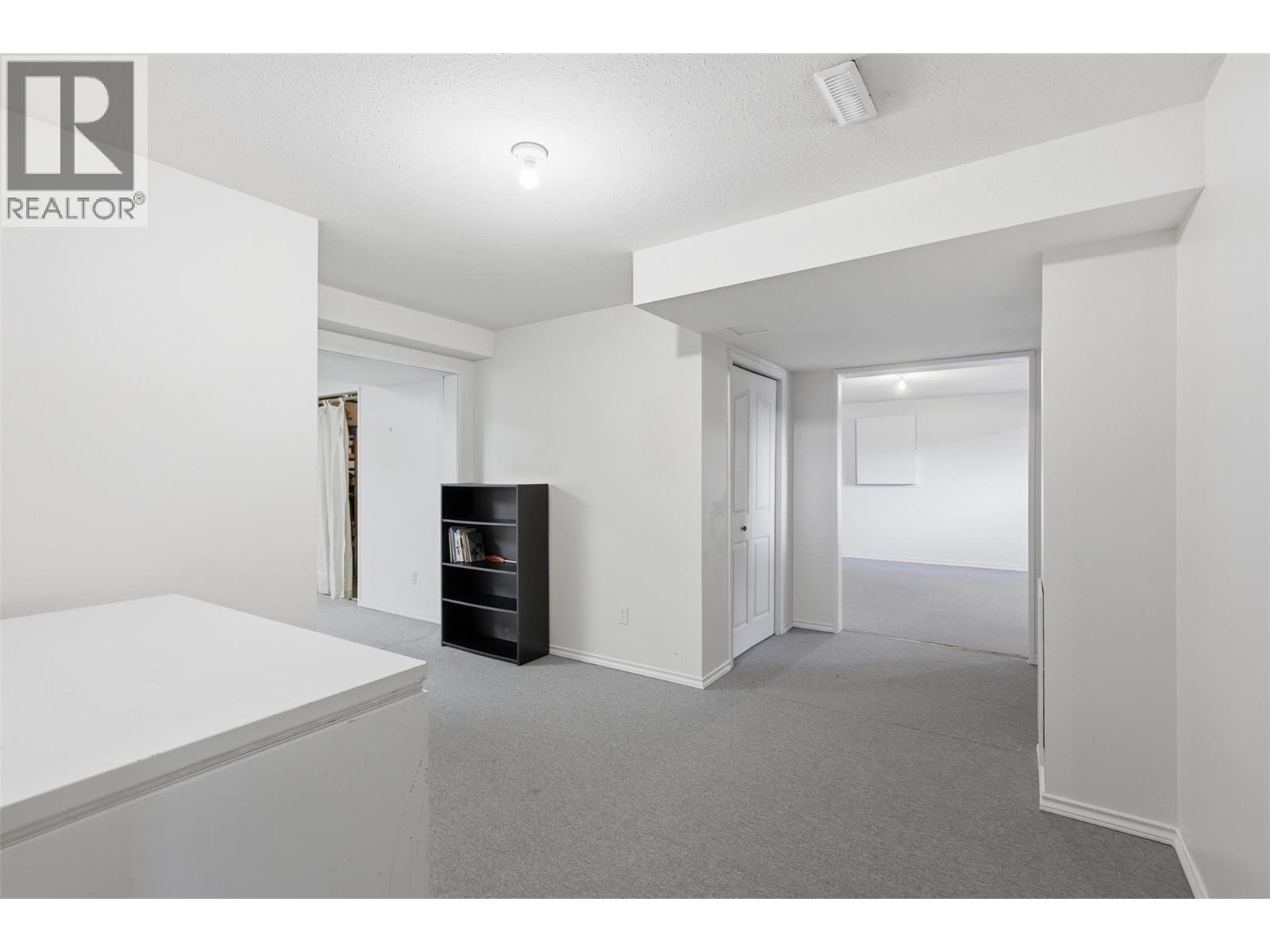 611 Robson Drive, Kamloops, British Columbia  V2E 2B4 - Photo 55 - 10386551