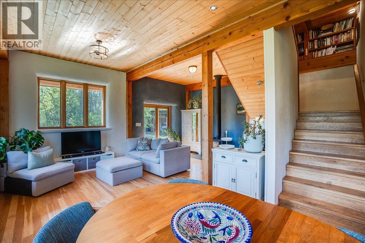 150 Suncrest Road, Pass Creek, British Columbia  V1N 4T5 - Photo 12 - 10389604