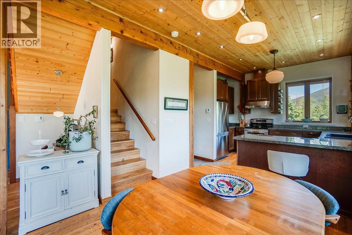 150 Suncrest Road, Pass Creek, British Columbia  V1N 4T5 - Photo 13 - 10389604