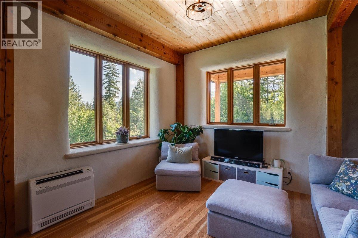 150 Suncrest Road, Pass Creek, British Columbia  V1N 4T5 - Photo 14 - 10389604