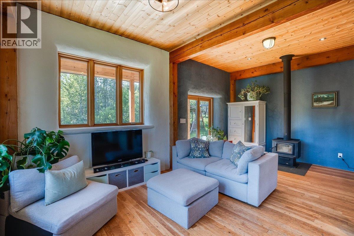 150 Suncrest Road, Pass Creek, British Columbia  V1N 4T5 - Photo 16 - 10389604