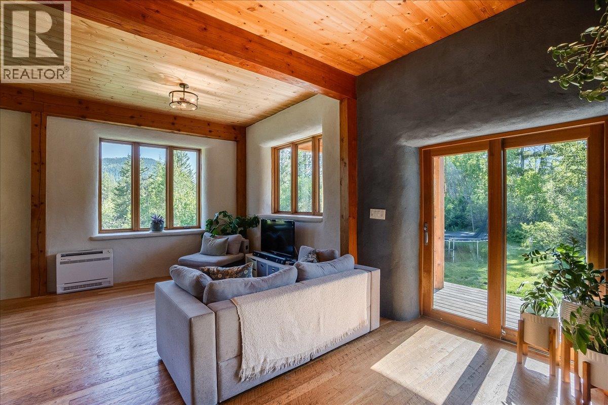 150 Suncrest Road, Pass Creek, British Columbia  V1N 4T5 - Photo 19 - 10389604