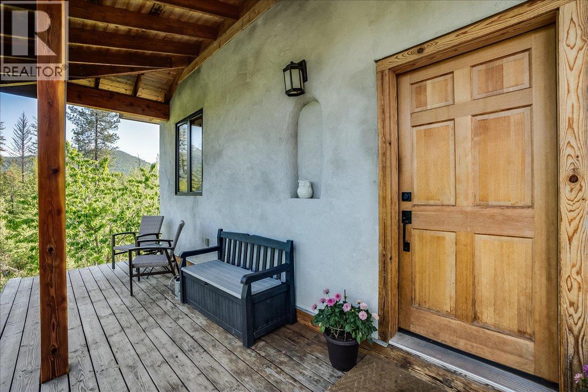 150 Suncrest Road, Pass Creek, British Columbia  V1N 4T5 - Photo 2 - 10389604