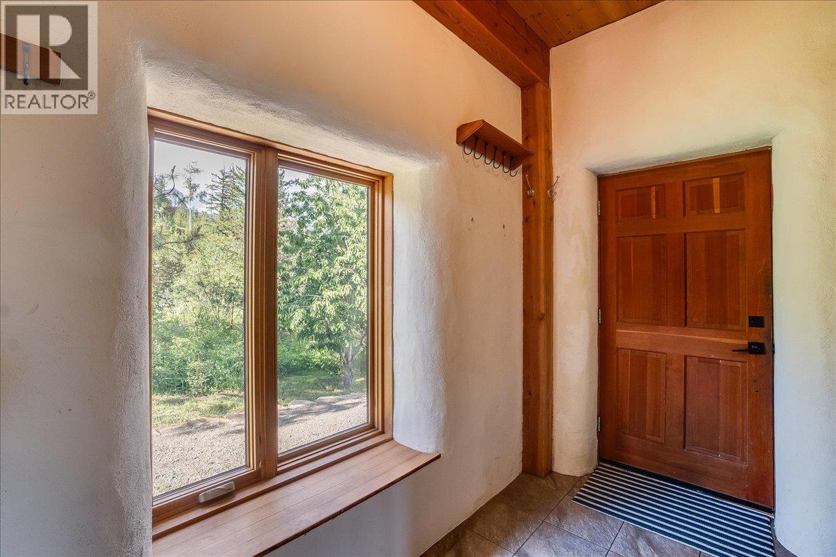 150 Suncrest Road, Pass Creek, British Columbia  V1N 4T5 - Photo 3 - 10389604