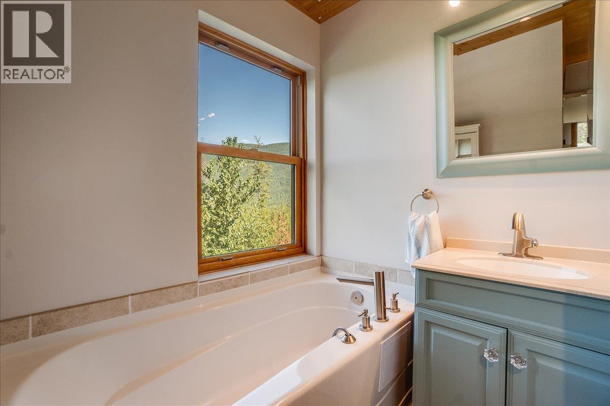 150 Suncrest Road, Pass Creek, British Columbia  V1N 4T5 - Photo 37 - 10389604