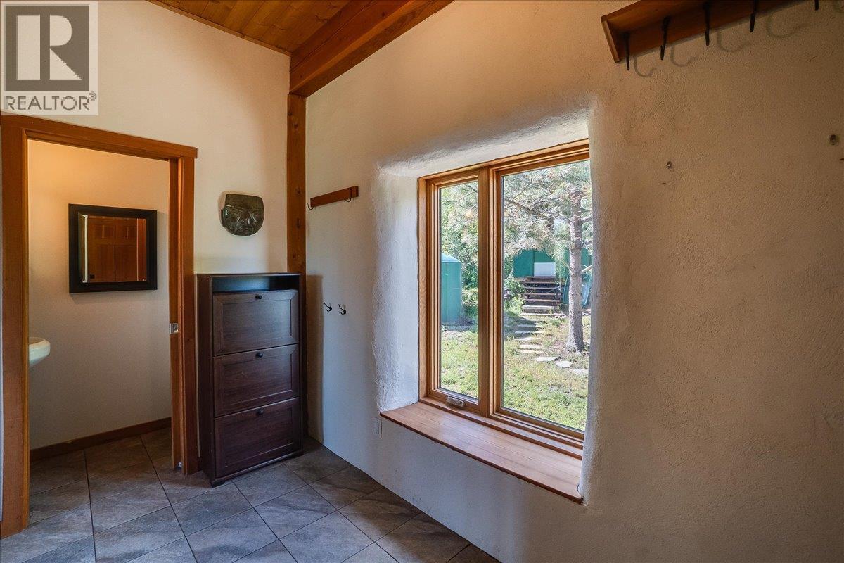 150 Suncrest Road, Pass Creek, British Columbia  V1N 4T5 - Photo 4 - 10389604