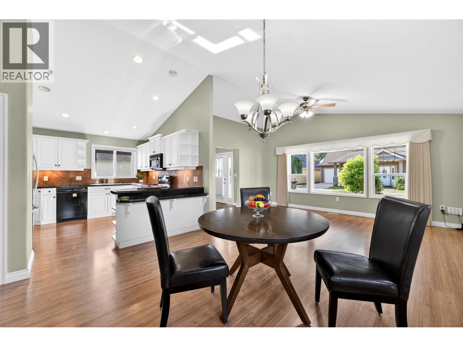 1231 10 Street Sw Unit# 5, Salmon Arm, British Columbia  V1E 0A5 - Photo 1 - 10389510