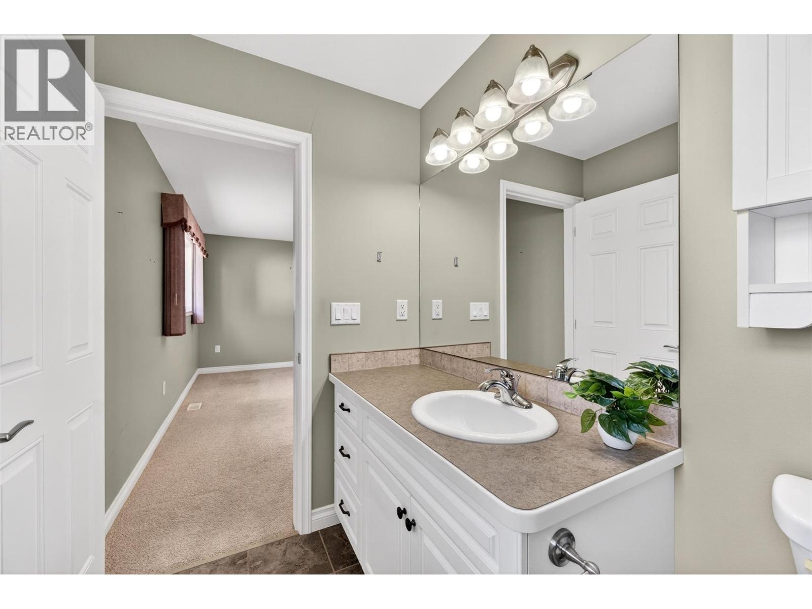 1231 10 Street Sw Unit# 5, Salmon Arm, British Columbia  V1E 0A5 - Photo 11 - 10389510