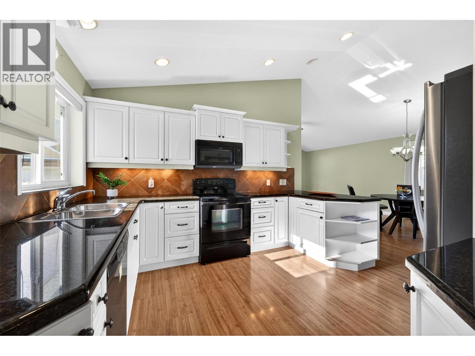 1231 10 Street Sw Unit# 5, Salmon Arm, British Columbia  V1E 0A5 - Photo 6 - 10389510