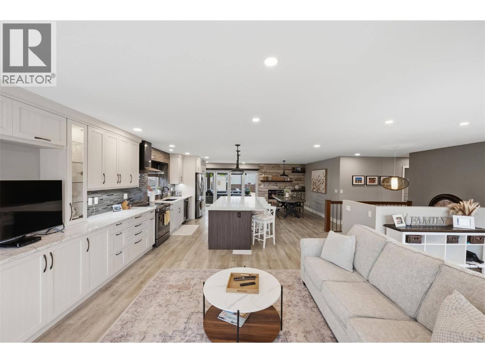 12104 Golf Course Drive, Osoyoos, British Columbia  V0H 1V4 - Photo 10 - 10388857