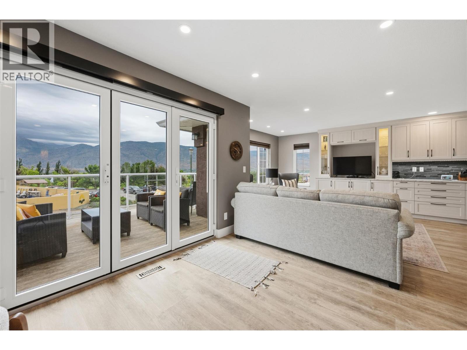 12104 Golf Course Drive, Osoyoos, British Columbia  V0H 1V4 - Photo 14 - 10388857