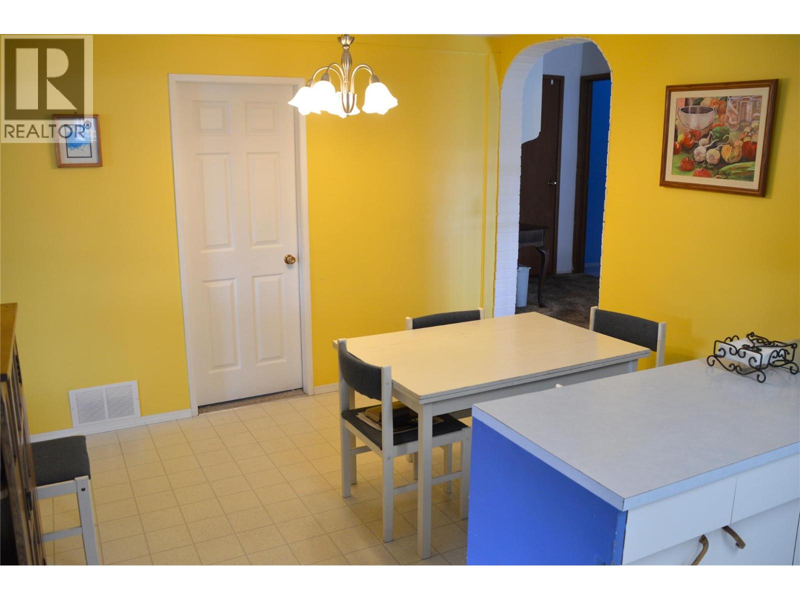 1962 Parkcrest Avenue, Kamloops, British Columbia  V2B 4X4 - Photo 5 - 10389778