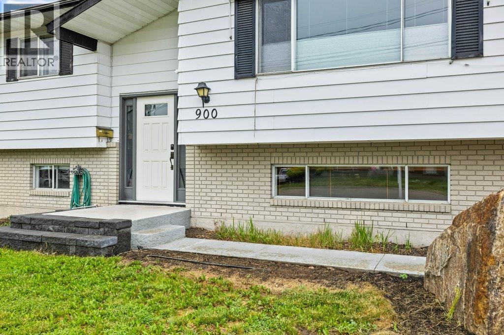 900 Hickory Road, Kelowna, British Columbia  V1X 4K7 - Photo 3 - 10389094