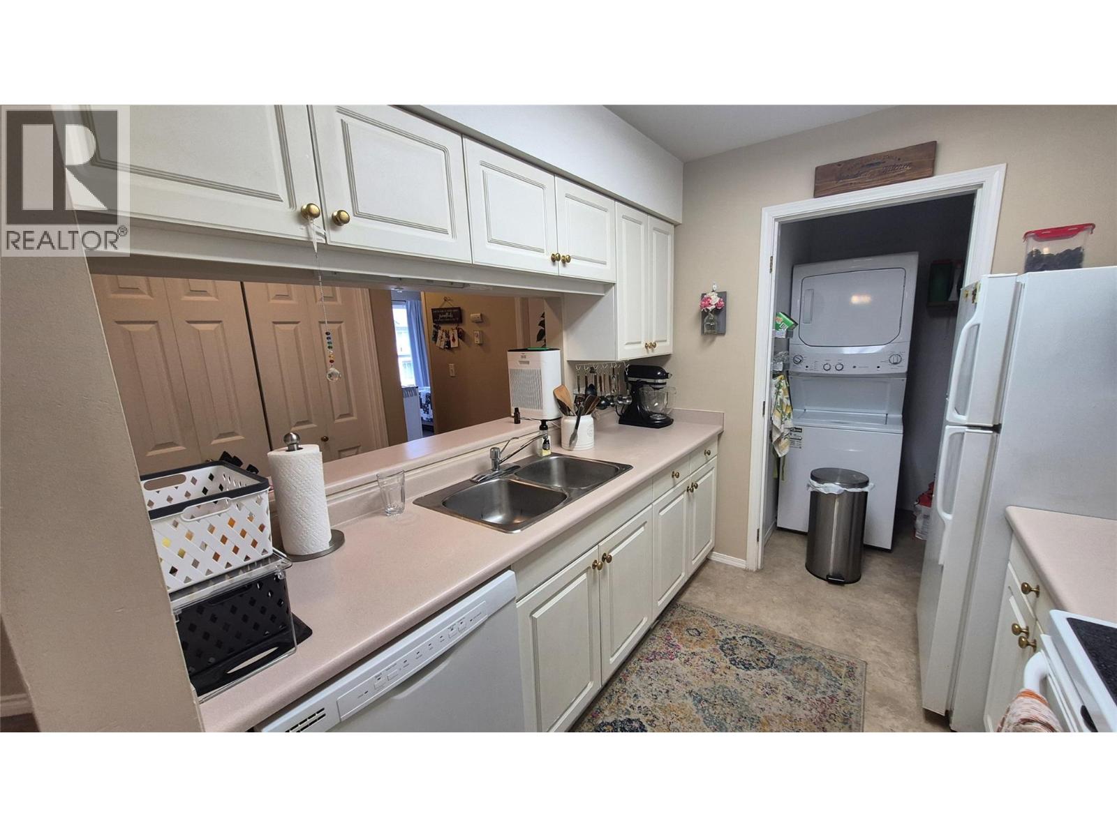 650 3 Street Sw Unit# 404, Salmon Arm, British Columbia  V1E 1P6 - Photo 4 - 10389845