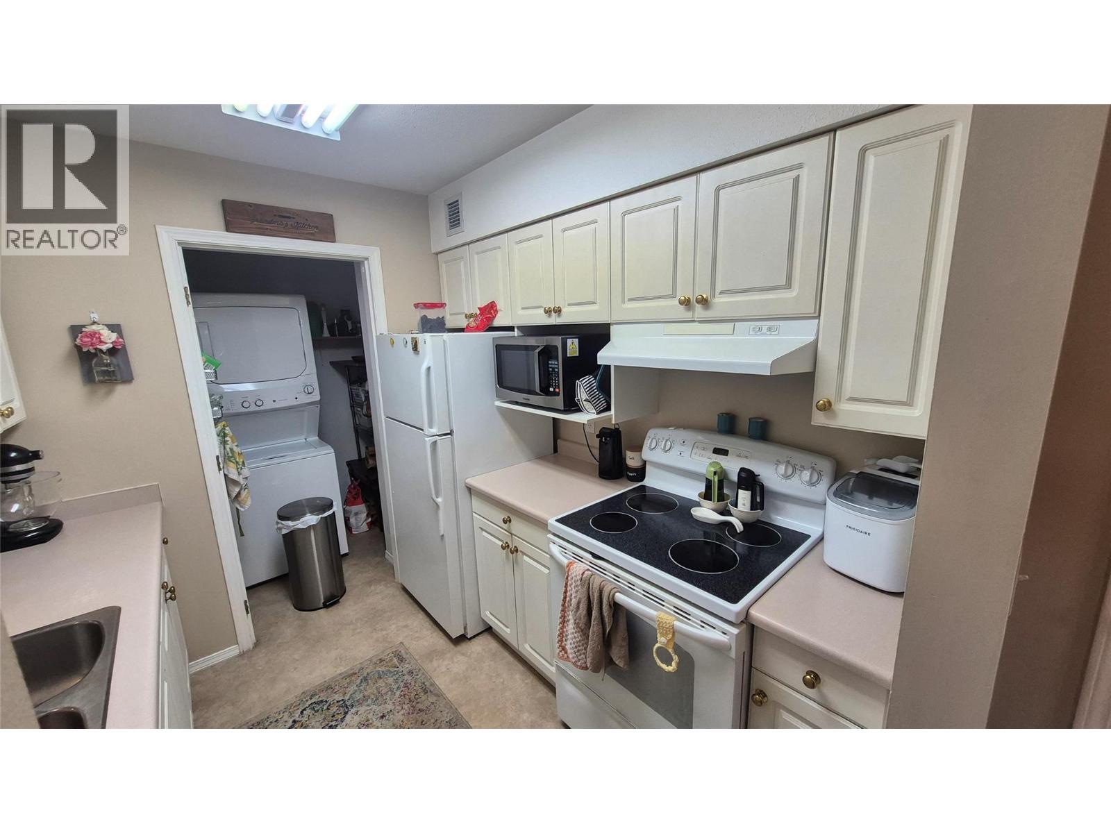 650 3 Street Sw Unit# 404, Salmon Arm, British Columbia  V1E 1P6 - Photo 5 - 10389845
