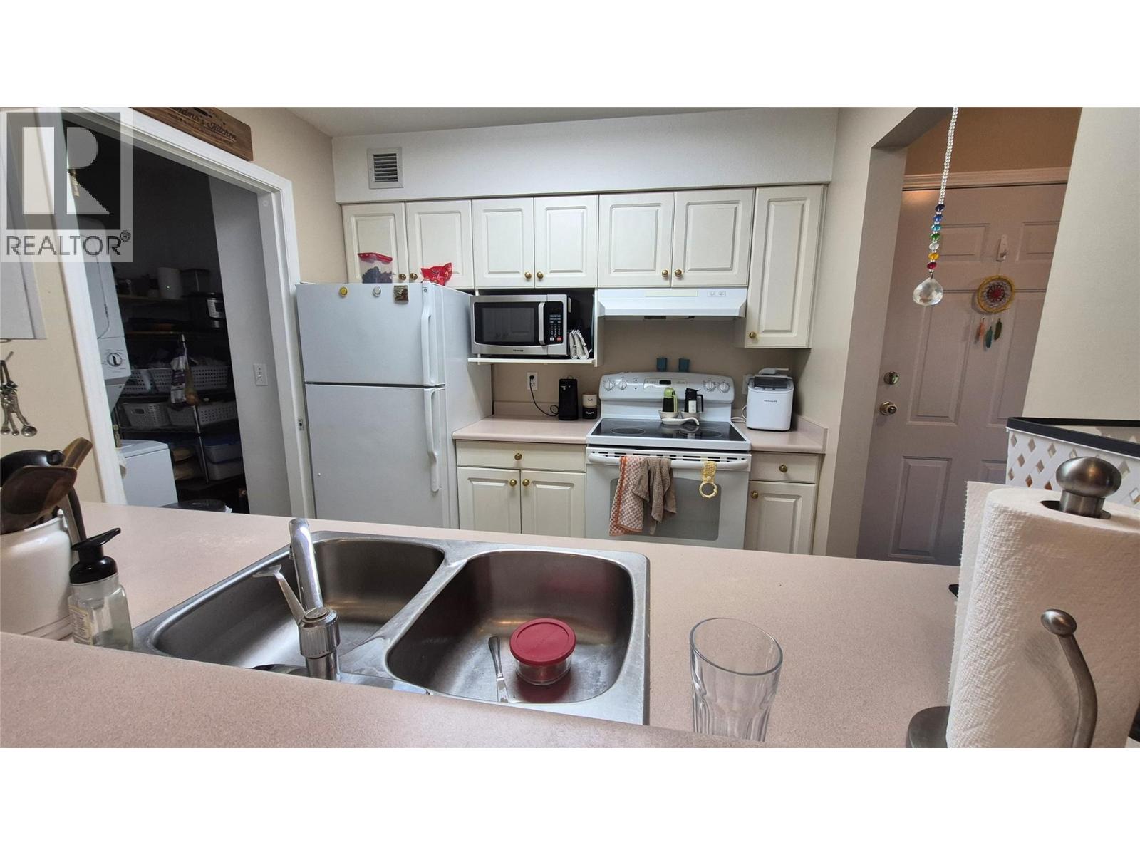650 3 Street Sw Unit# 404, Salmon Arm, British Columbia  V1E 1P6 - Photo 6 - 10389845