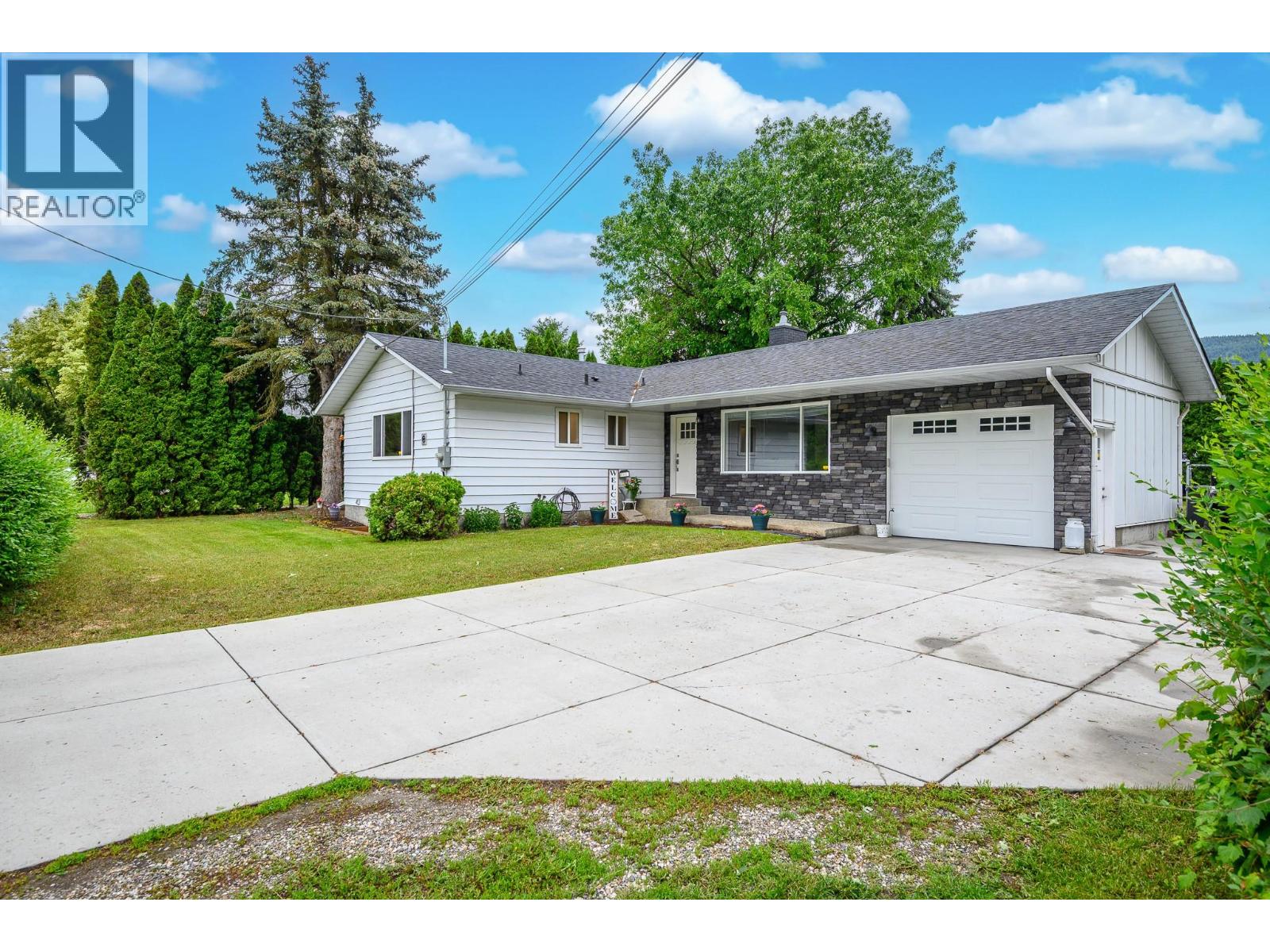 6596 Lavington Way, coldstream, British Columbia