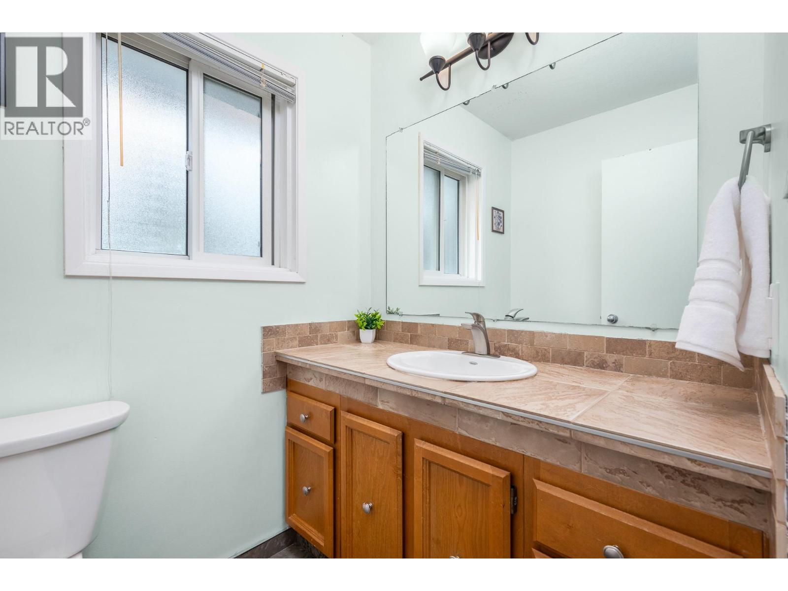 6596 Lavington Way, Coldstream, British Columbia  V1B 3G5 - Photo 17 - 10389658