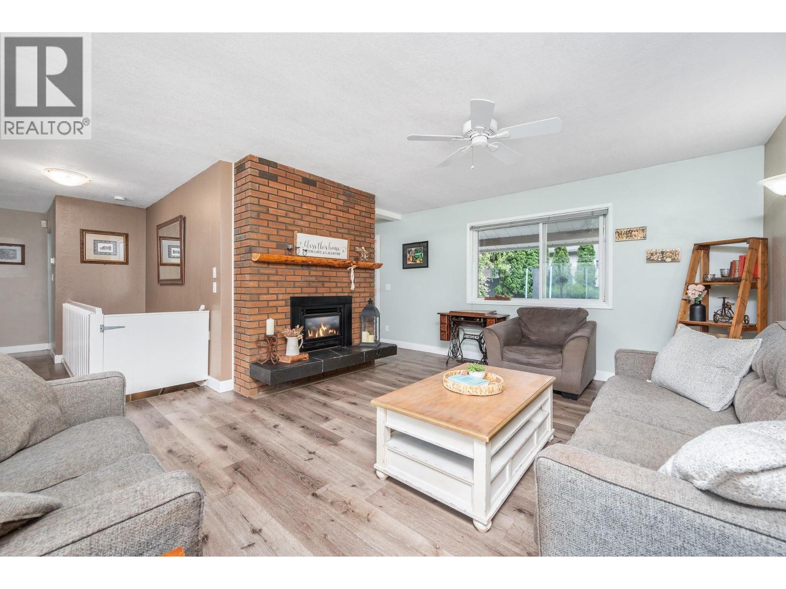 6596 Lavington Way, Coldstream, British Columbia  V1B 3G5 - Photo 7 - 10389658