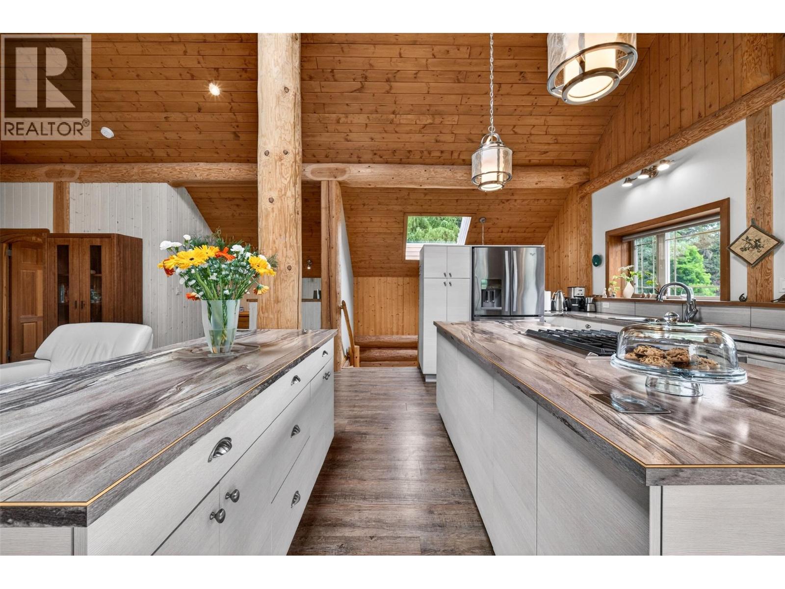 2030 Solsqua-Sicamous Road, Sicamous, British Columbia  V0E 2V4 - Photo 16 - 10389511