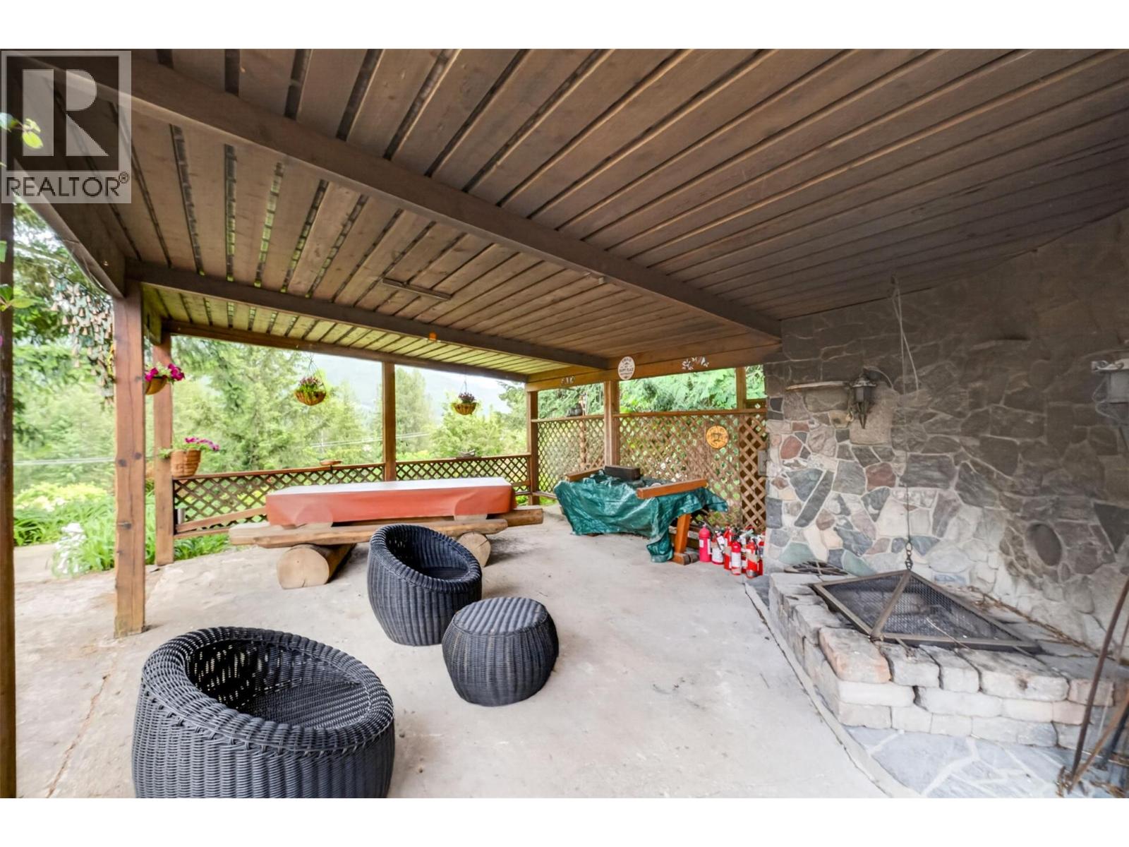 2030 Solsqua-Sicamous Road, Sicamous, British Columbia  V0E 2V4 - Photo 46 - 10389511