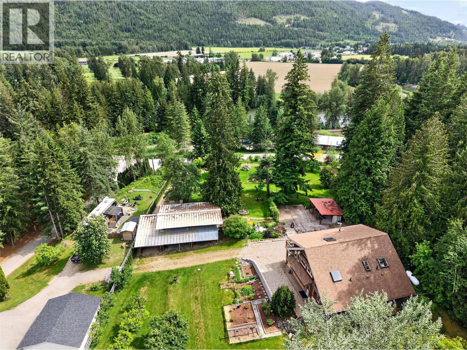 2030 Solsqua-Sicamous Road, Sicamous, British Columbia  V0E 2V4 - Photo 6 - 10389511