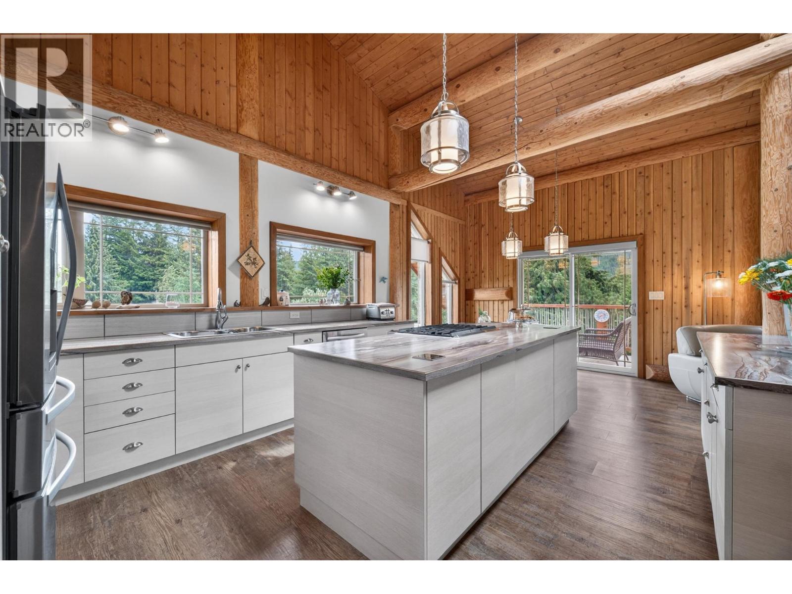 2030 Solsqua-Sicamous Road, Sicamous, British Columbia  V0E 2V4 - Photo 7 - 10389511