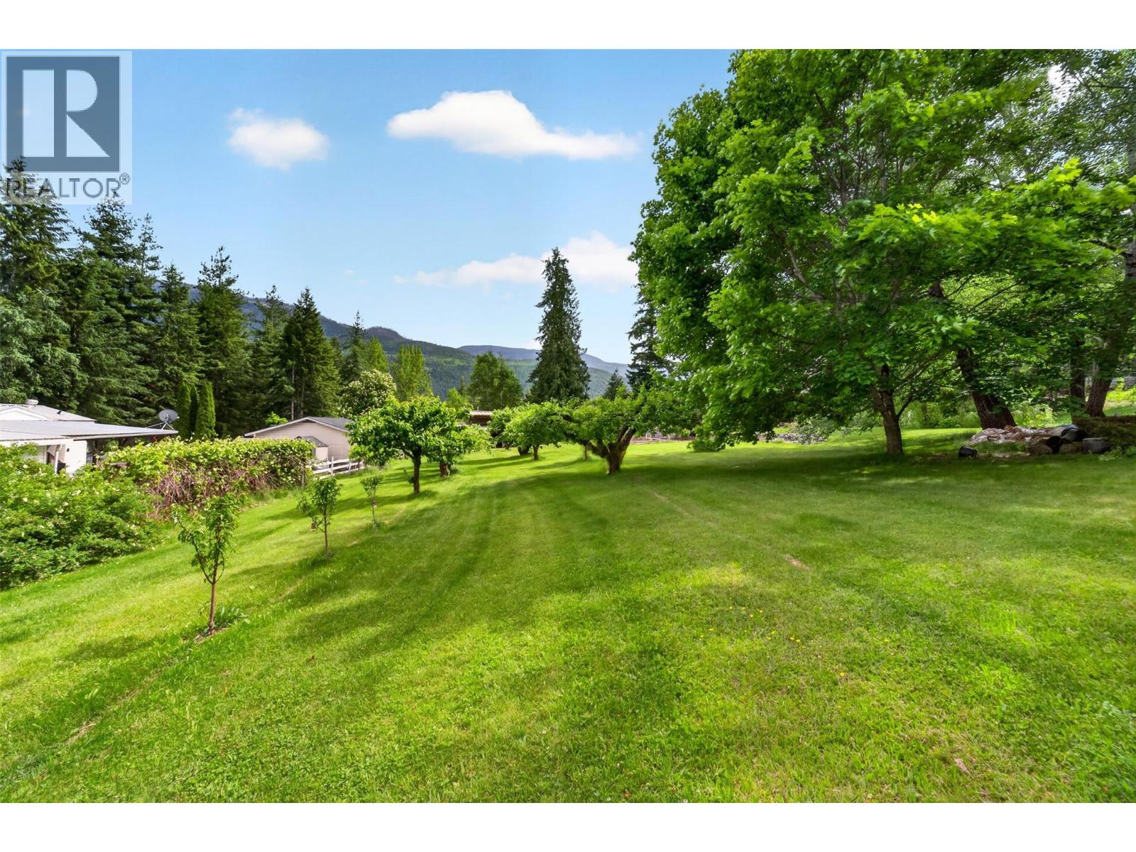 2030 Solsqua-Sicamous Road, Sicamous, British Columbia  V0E 2V4 - Photo 71 - 10389511
