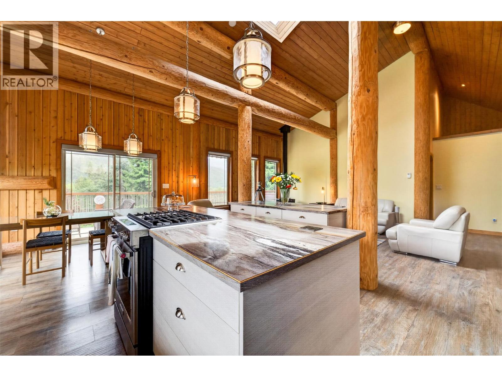 2030 Solsqua-Sicamous Road, Sicamous, British Columbia  V0E 2V4 - Photo 8 - 10389511