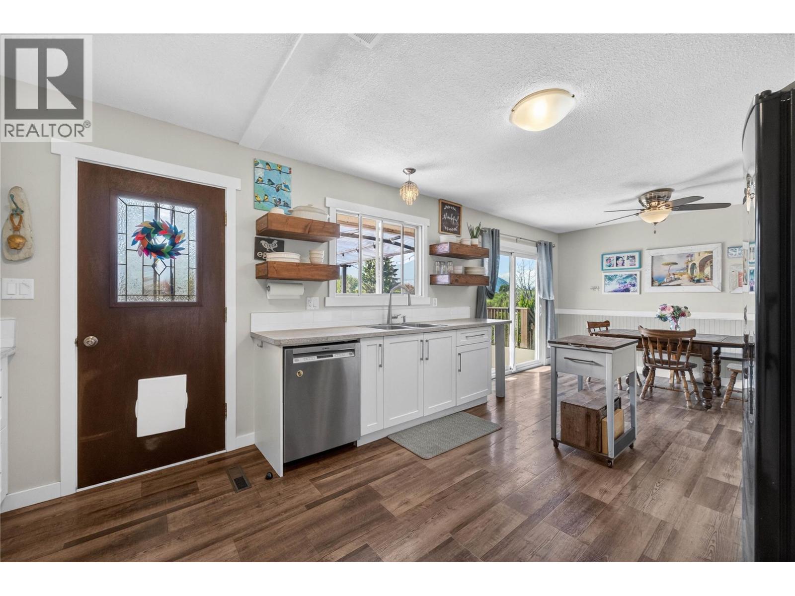 691 3 Street, Salmon Arm, British Columbia  V1E 4G9 - Photo 13 - 10389492