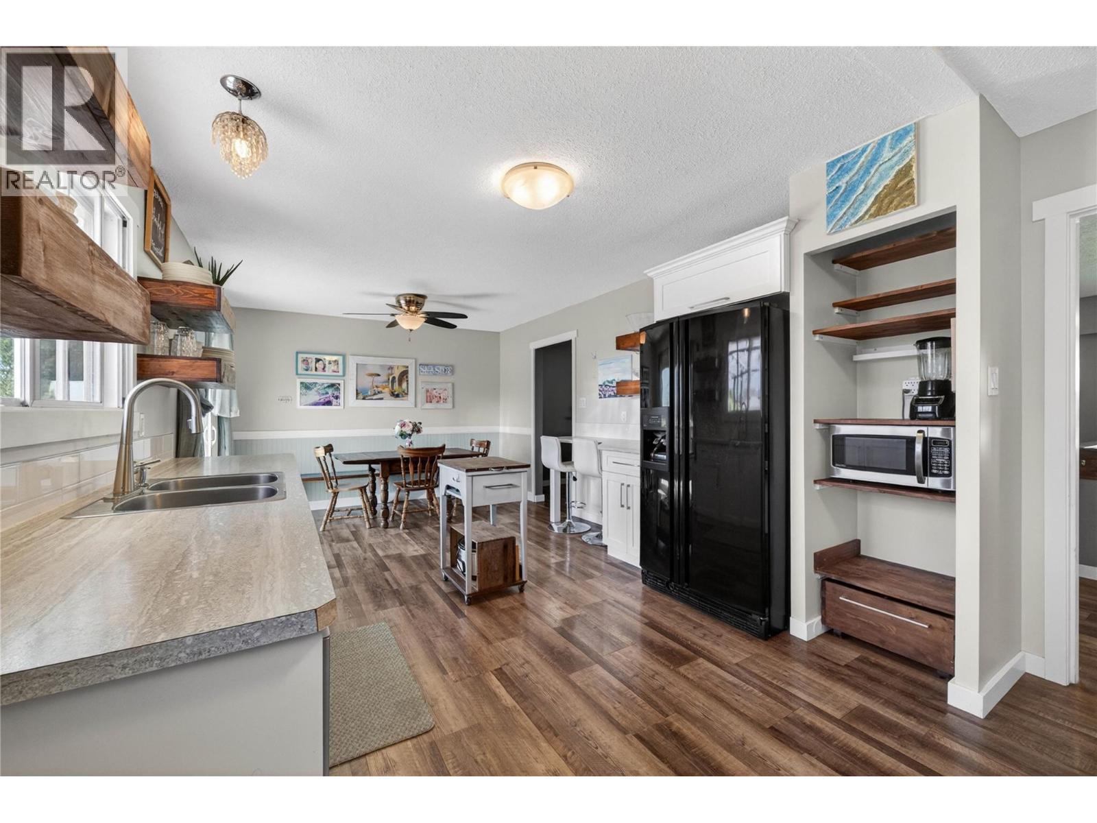 691 3 Street, Salmon Arm, British Columbia  V1E 4G9 - Photo 14 - 10389492