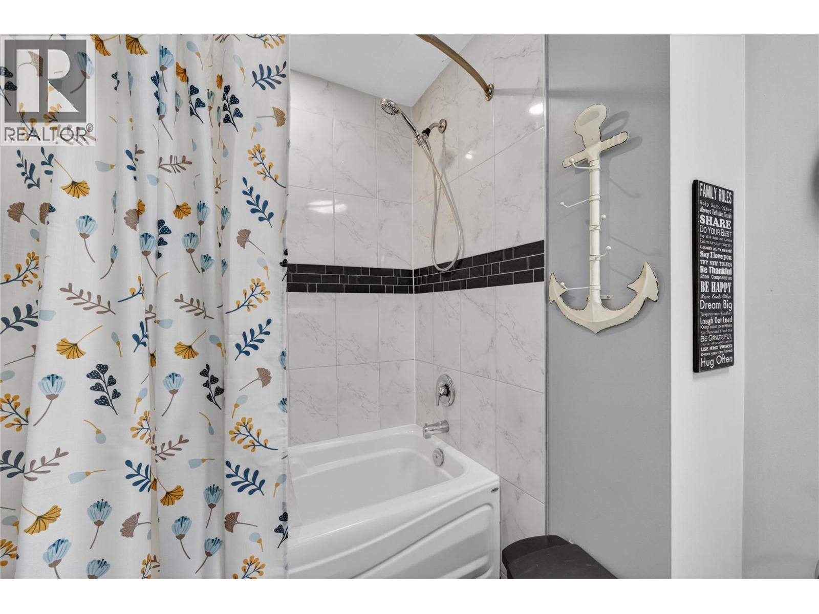 691 3 Street, Salmon Arm, British Columbia  V1E 4G9 - Photo 25 - 10389492