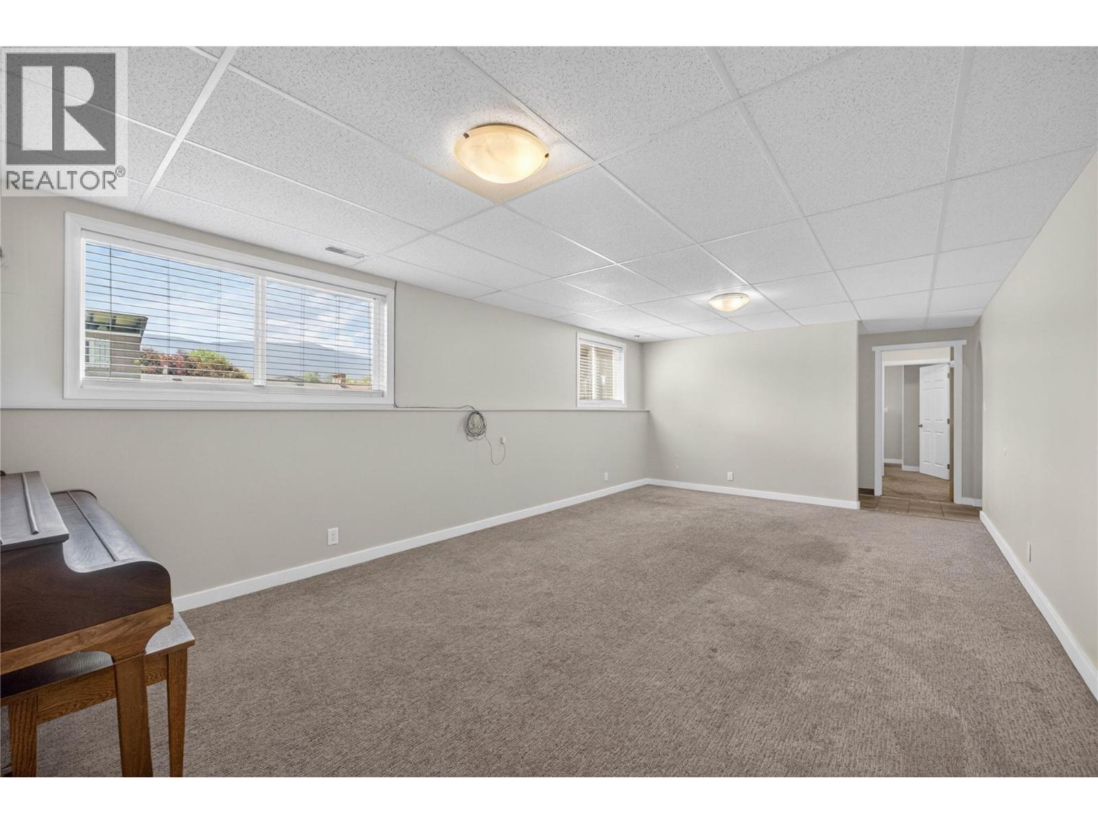 691 3 Street, Salmon Arm, British Columbia  V1E 4G9 - Photo 30 - 10389492