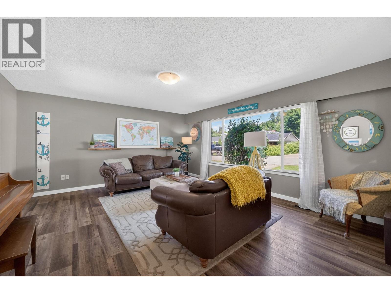 691 3 Street, Salmon Arm, British Columbia  V1E 4G9 - Photo 5 - 10389492