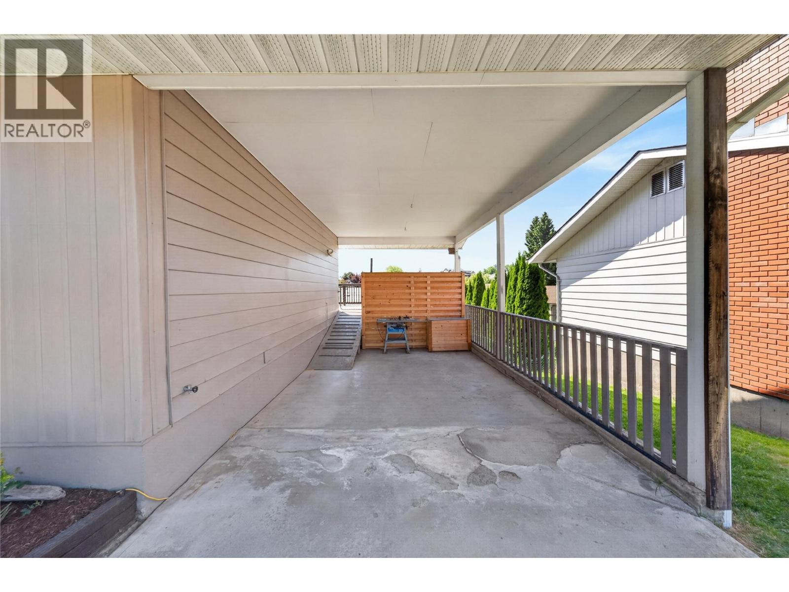 691 3 Street, Salmon Arm, British Columbia  V1E 4G9 - Photo 58 - 10389492