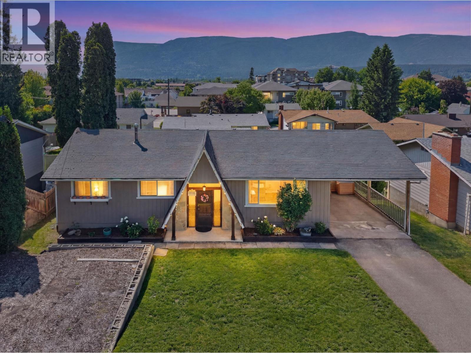 691 3 Street, Salmon Arm, British Columbia  V1E 4G9 - Photo 63 - 10389492