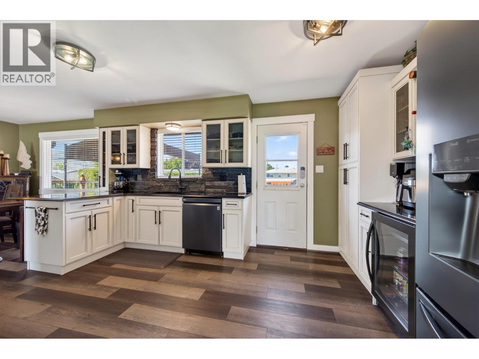 976 Holt Street, Kamloops, British Columbia  V2B 5G9 - Photo 10 - 10389819