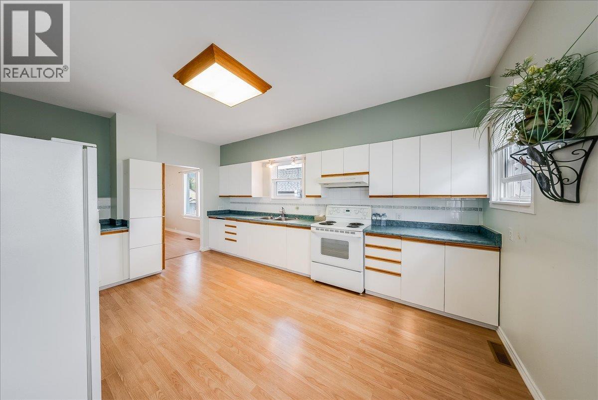 426 Austad Lane, Trail, British Columbia  V1R 3K6 - Photo 10 - 10389474