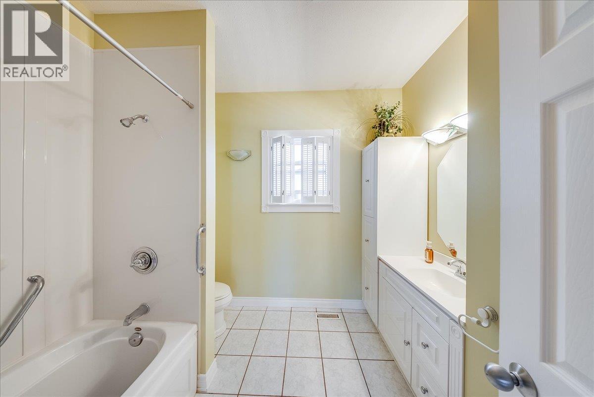 426 Austad Lane, Trail, British Columbia  V1R 3K6 - Photo 17 - 10389474