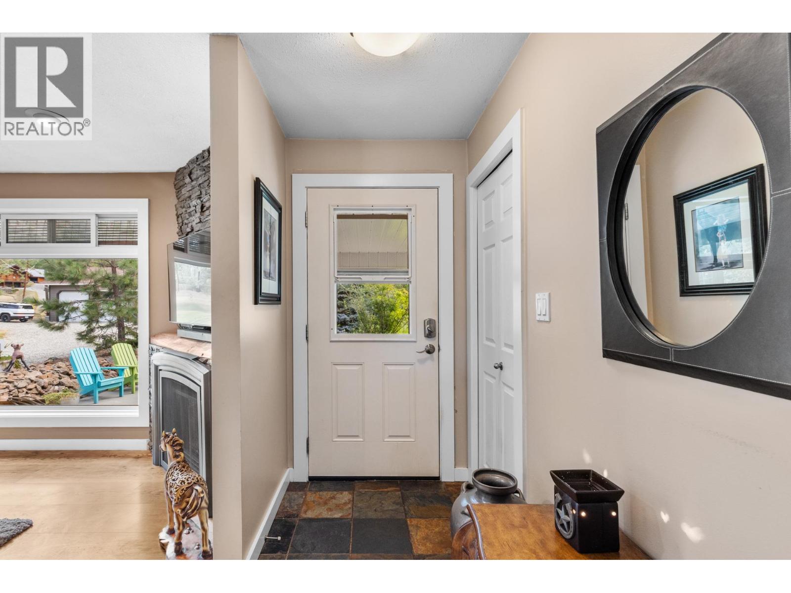 602 Johnson Crescent, Oliver, British Columbia  V0H 1T5 - Photo 7 - 10389762