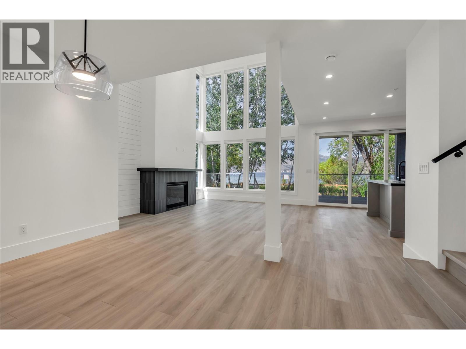 3120 Landry Crescent, Summerland, British Columbia  V0H 1Z9 - Photo 4 - 10389735