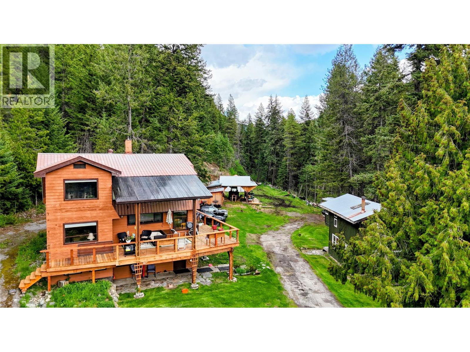 1525 Highway 3 / 95 Highway, Yahk, British Columbia  V0B 2P0 - Photo 2 - 10389849