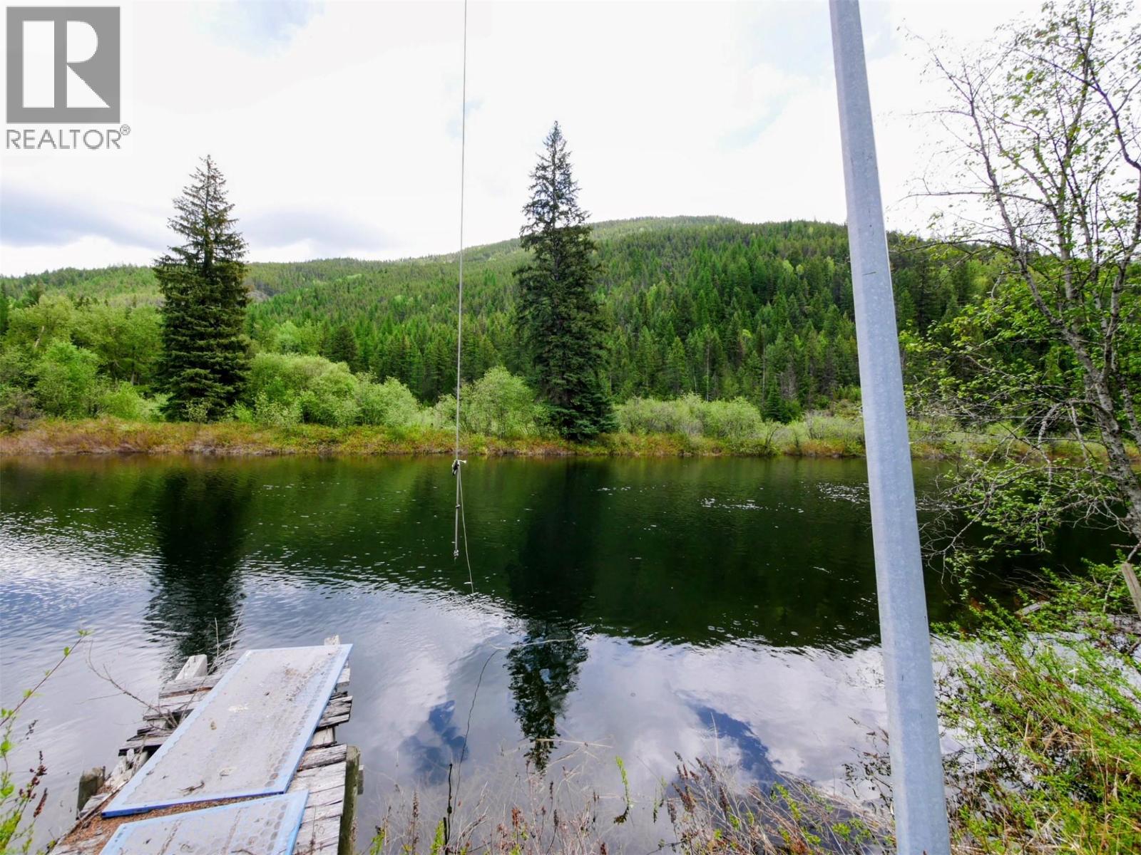 1525 Highway 3 / 95 Highway, Yahk, British Columbia  V0B 2P0 - Photo 20 - 10389849