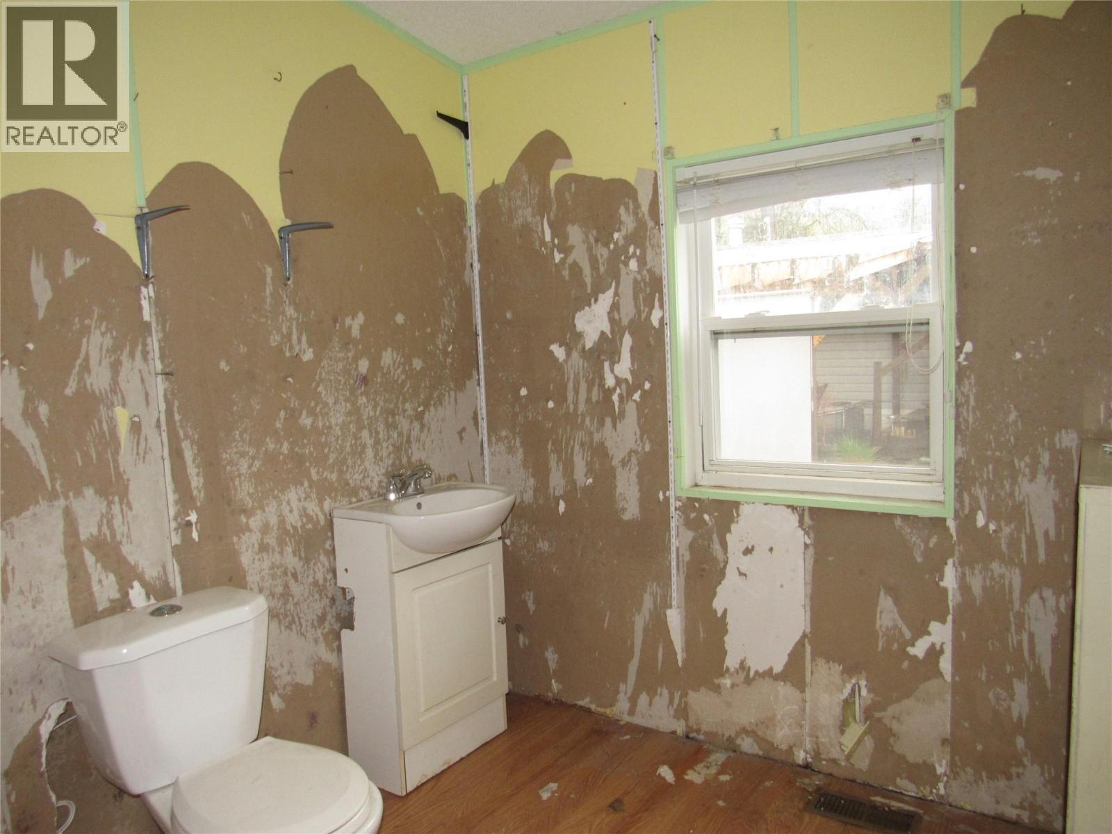 500 16th Avenue Unit# 13, Genelle, British Columbia  V0G 1G0 - Photo 2 - 10383348