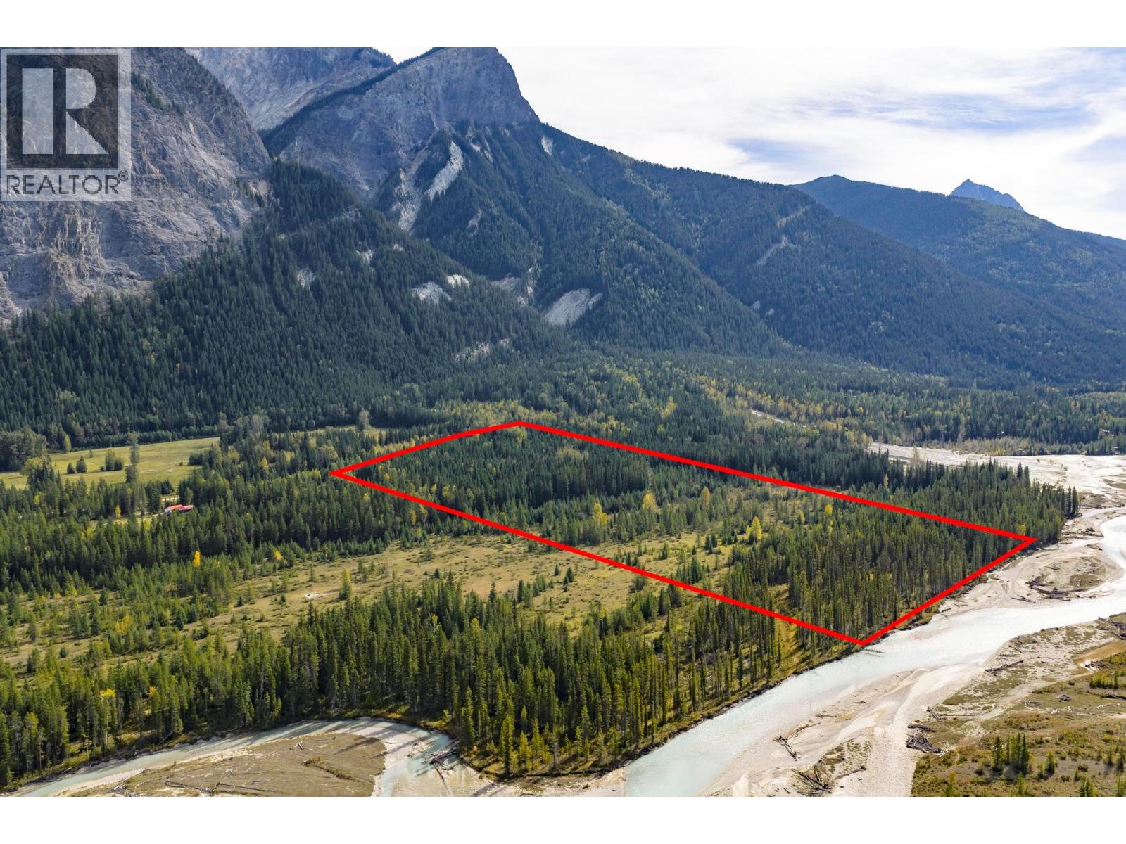 2237 Blaeberry Road, Golden, British Columbia  V0A 1H1 - Photo 4 - 10389813